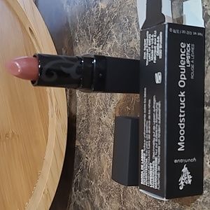 Moodstruck opulence matte lipstick Upper Class